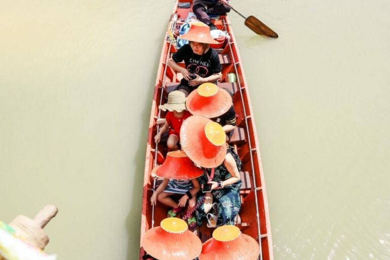 Jon Boat Weight Capacity (Plus Several Examples)