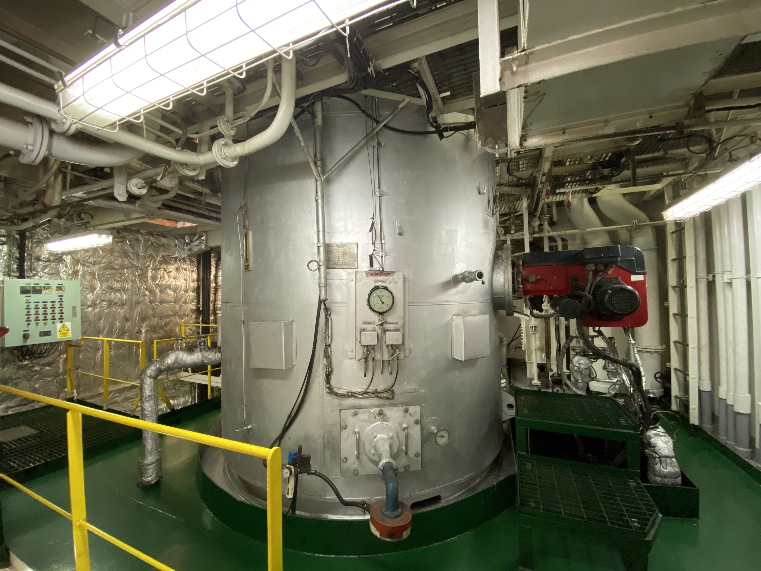 Oil Fired and Exhaust Gas Composite Boiler on bulk carrier