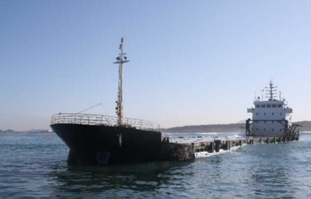 Master intentionally runs vessel aground to avoid sinking
