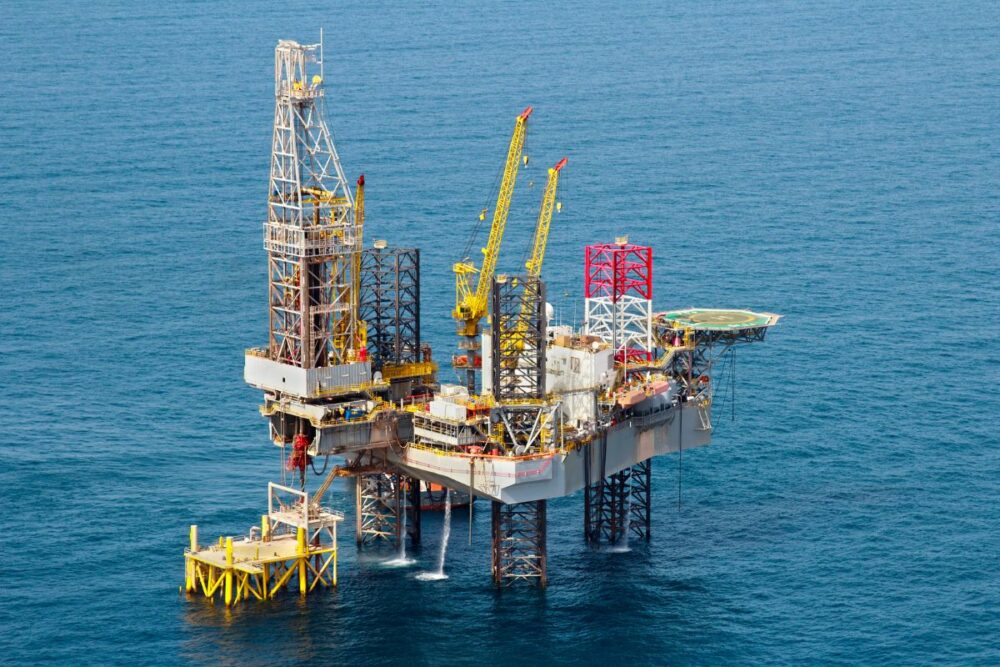 How Much Do Oil Rig Workers Make A Year