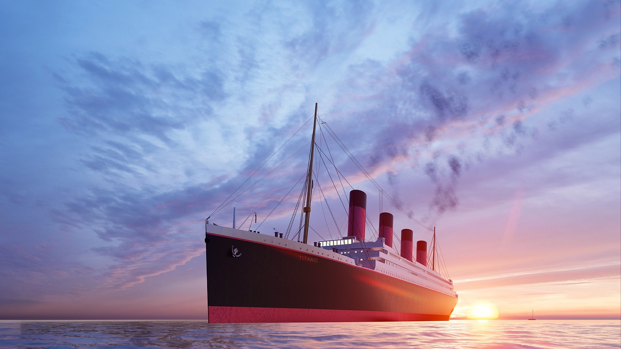 RMS Titanic reconstruction steaming at sea