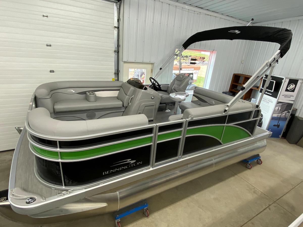 Top Small Pontoon Boat Brands: The Ultimate Guide for Buyers