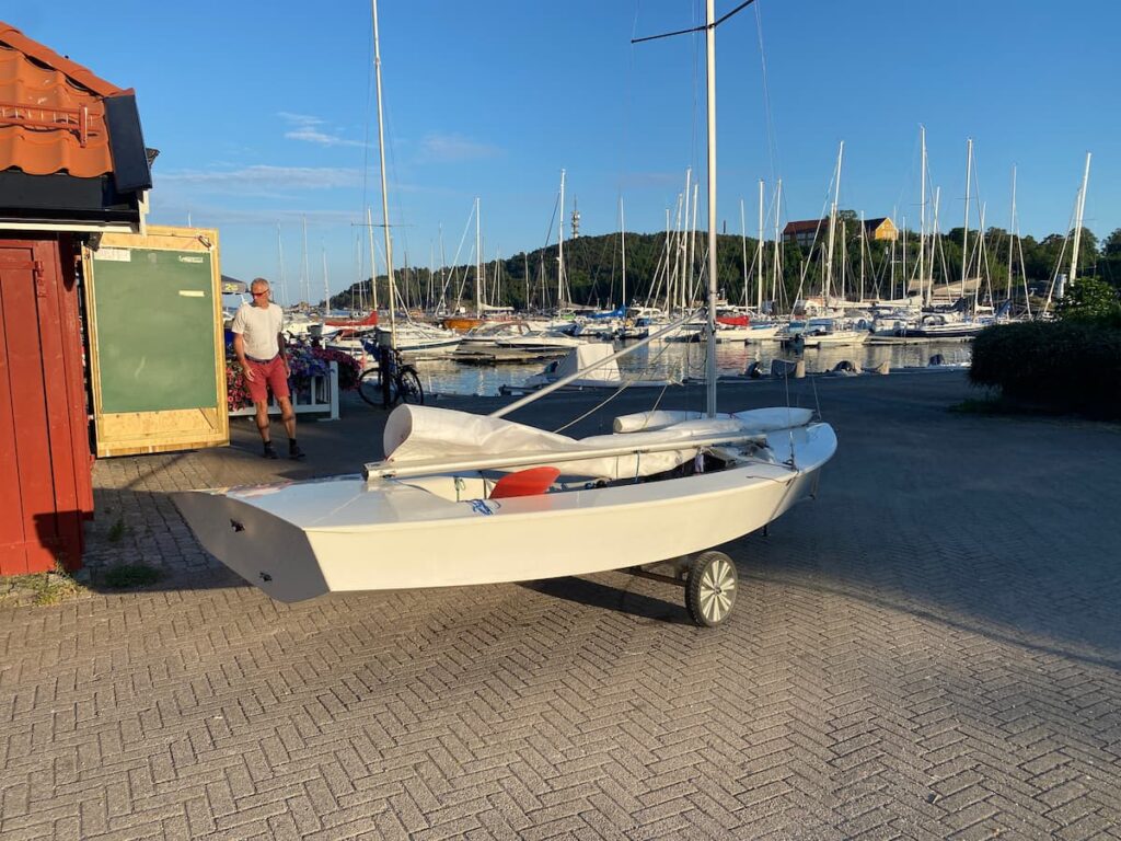 little dingy sailing boat