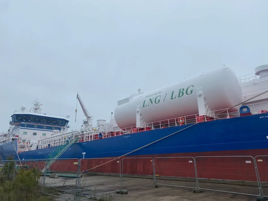 MT Bit Wave - LNG-ready vessel that is still not fueled with LNG