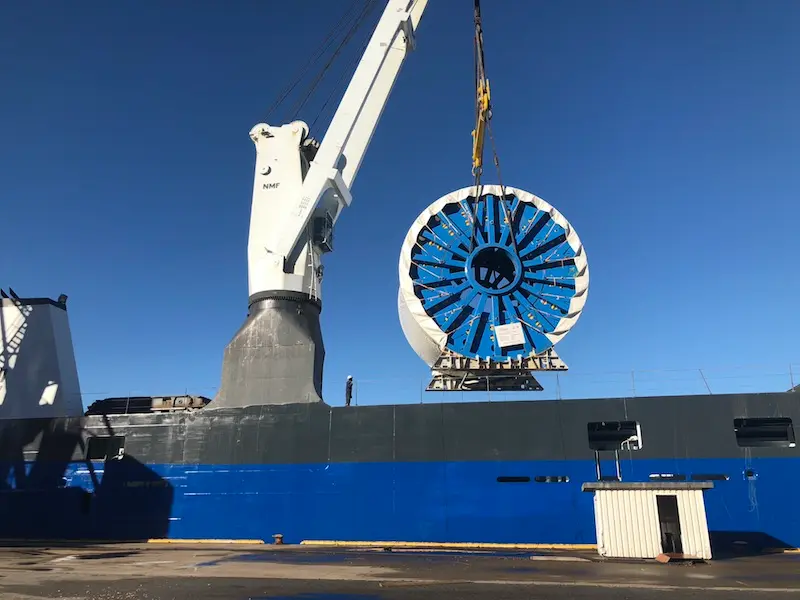 Heavy-Lift cargo - Lifting of 250 tonn reel with underwater cable requires a specialized vessel with sufficient crane lifting capacity.