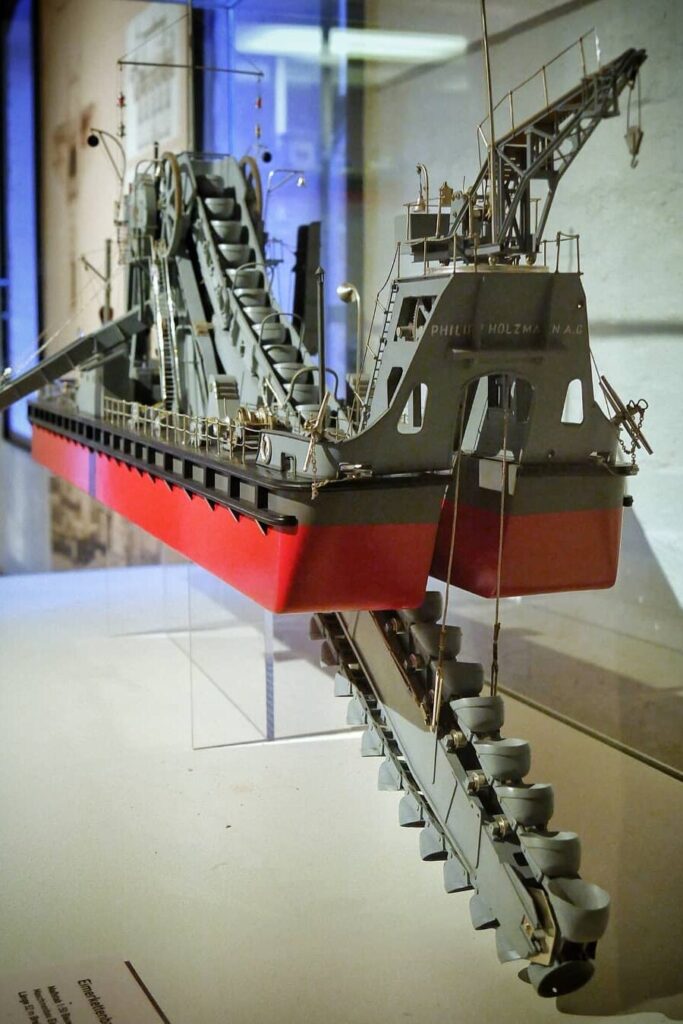 1 to 50 scale model of large bucket dredger in museum