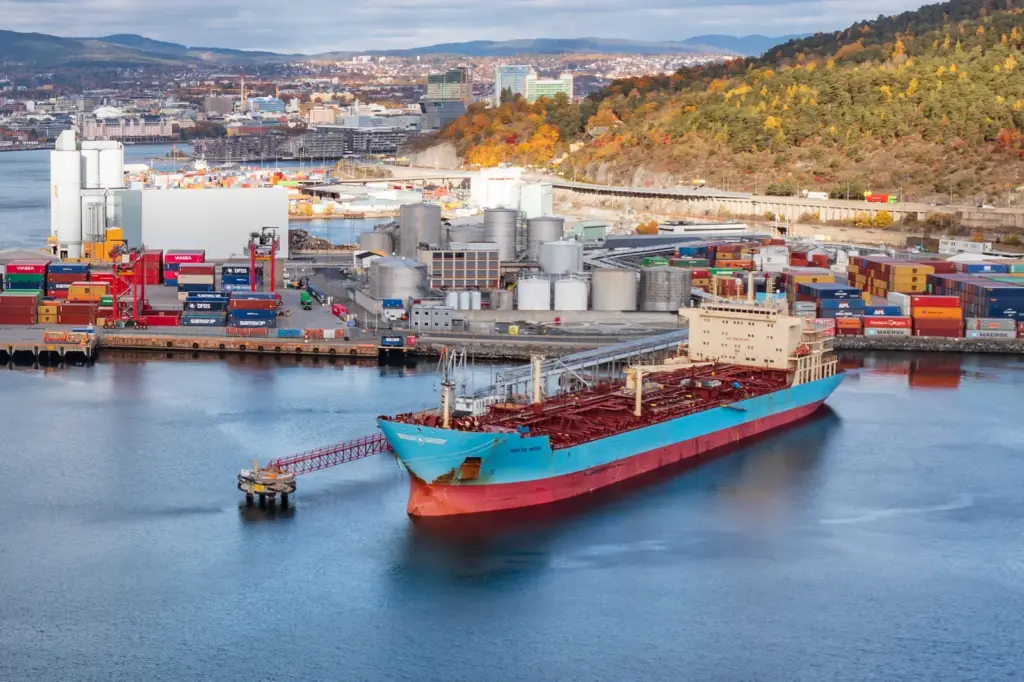 What Is the IBC Code? Ship Types, Products and Certificates 1 Aerial view of the double-hull oil/chemical tanker Aegea, formerly Kirsten Maersk (IMO 9431264), an IBC Code ship type 2, in the port of Oslo